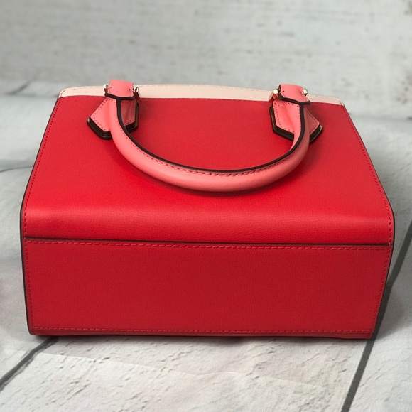 Michael Kors Mott MD Messenger - Picture 6 of 10